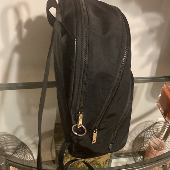 Selling a Kate Spade New York backpack - Picture 2 of 4